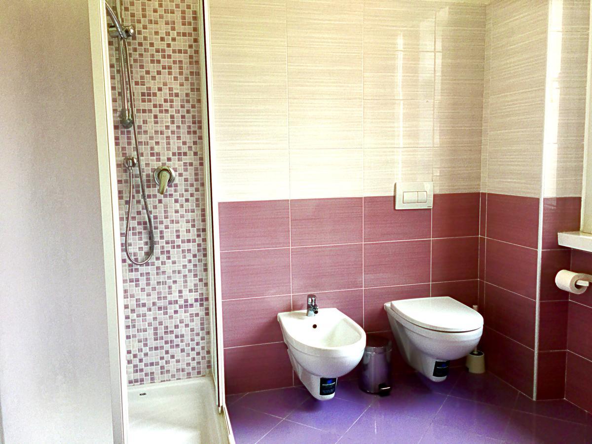 Rho Gloria 2 Hotel Kültér fotó