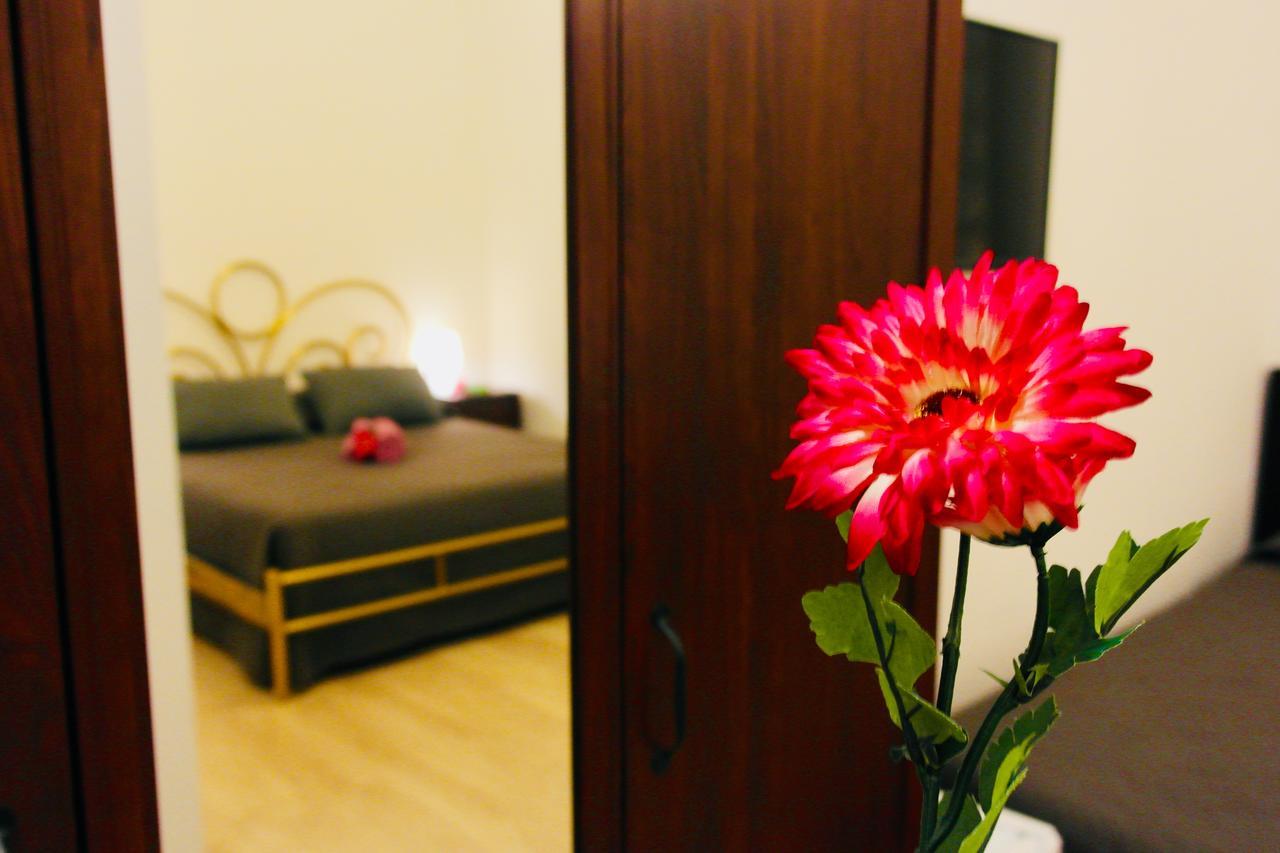 Rho Gloria 2 Hotel Kültér fotó